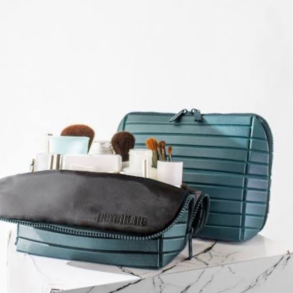 Parallelle Medium Makeup Bag